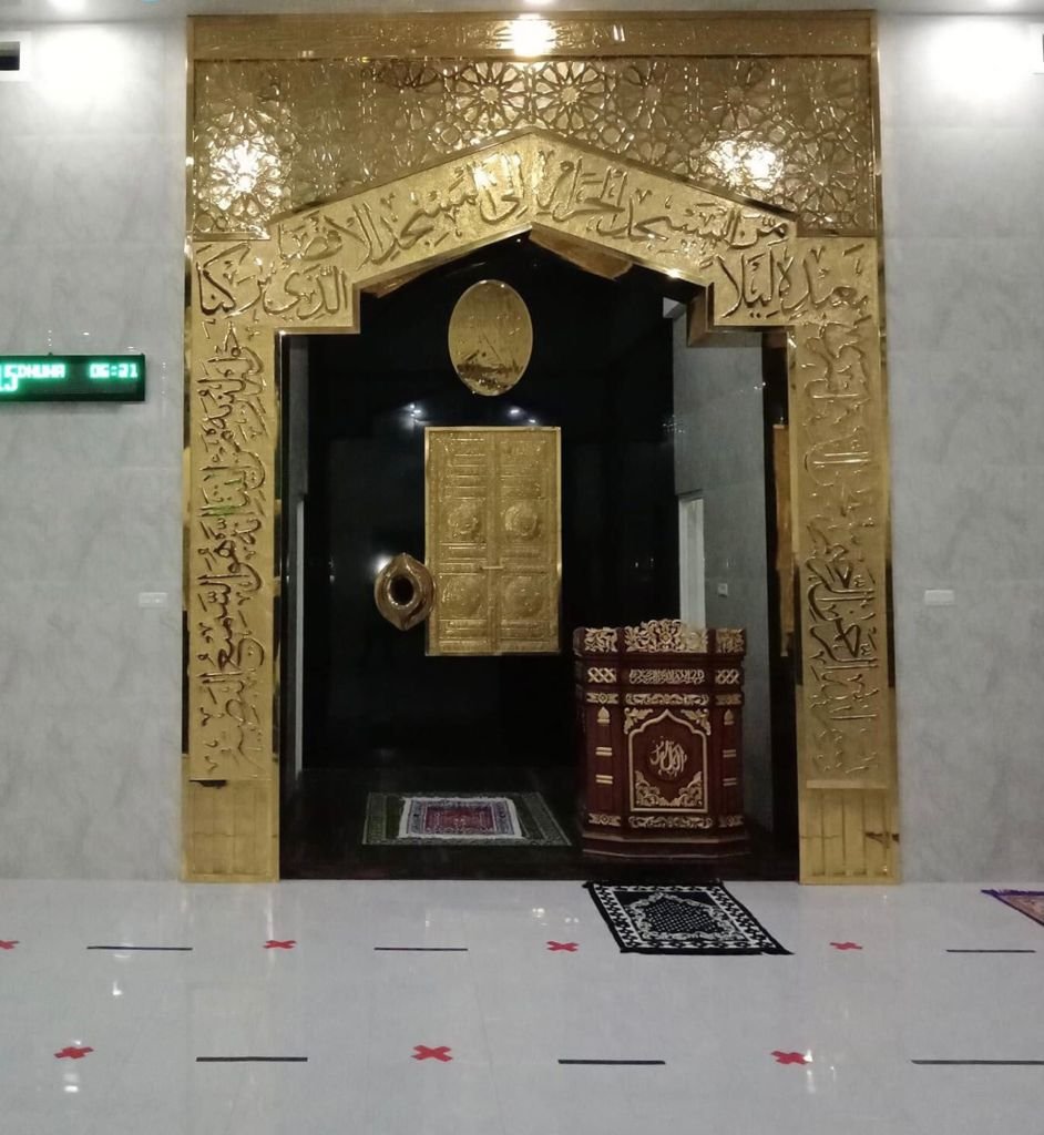 Mihrab Kaligrafi Masjid Kuningan