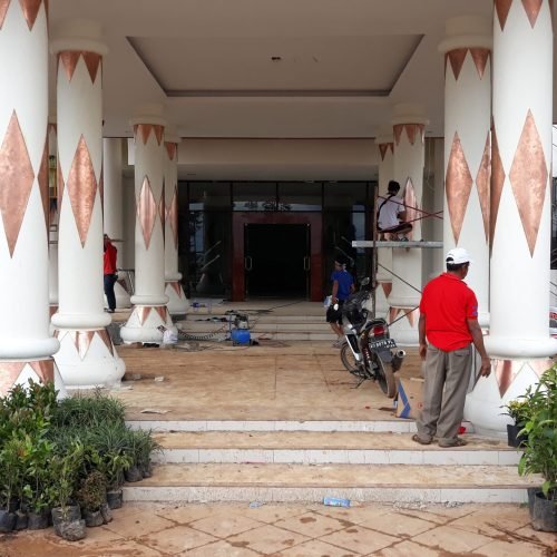 Pilar Hias Bangunan Megah